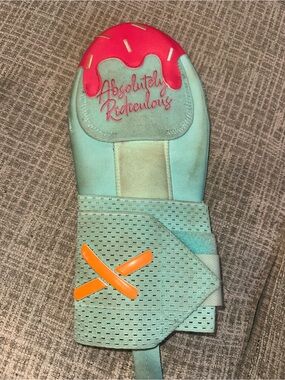 Miami ice sliding mitt